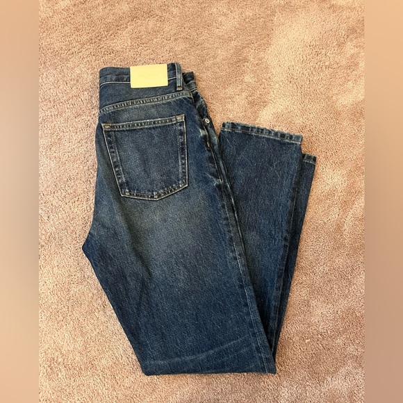 Like New Everlane Cheeky Straight Jean - Picture 2 of 7